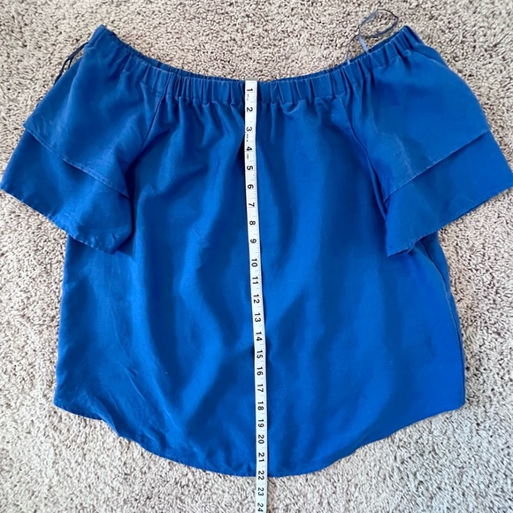 Off-The-Shoulder Flutter Ruffle Sleeve Solid Blue Top Blouse - Picture 3 of 4